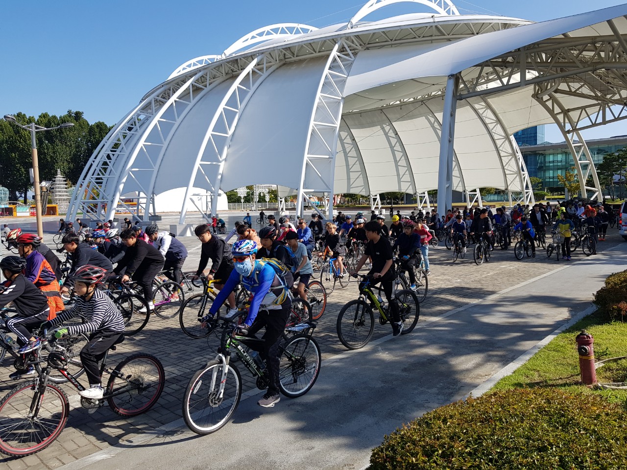 제10회 충주사랑 시민 자전거타기 대행진2.jpg